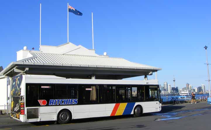 Ritchies Optare Excel 661